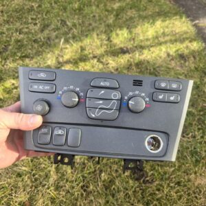 Panel klimatyzacji Volvo S60 V70II XC70II Nr 8651242- W TRAKCIE DOSTAWY