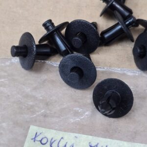 Kołkek spinka kołki tylnej klapy bagażnika Saab 95 CZARNE 11 SZT