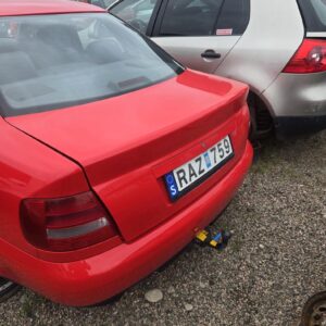 Klapa tylna Audi A4 B5 1999 Rok Kolor LY3H SEDAM
